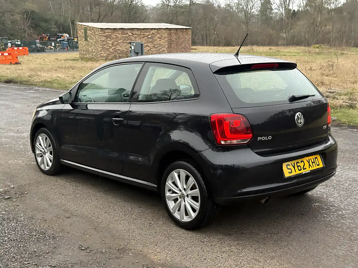Used 2012 Volkswagen Polo Sel Black - Interior and Exterior details 8