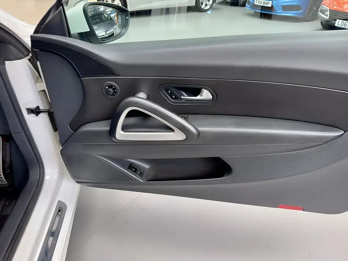 Used 2012 Volkswagen Scirocco R-Line White - Interior and Exterior details 13