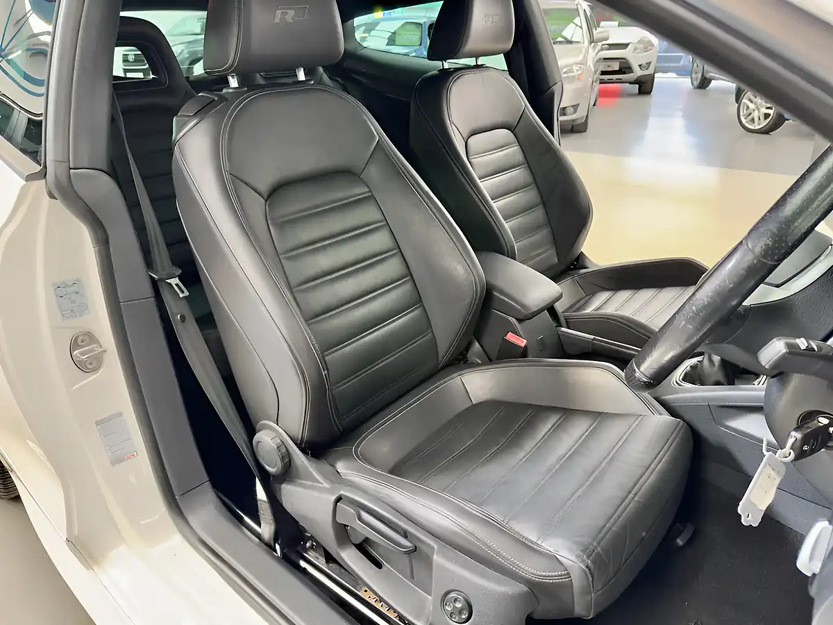 Used 2012 Volkswagen Scirocco R-Line White - Interior and Exterior details 17