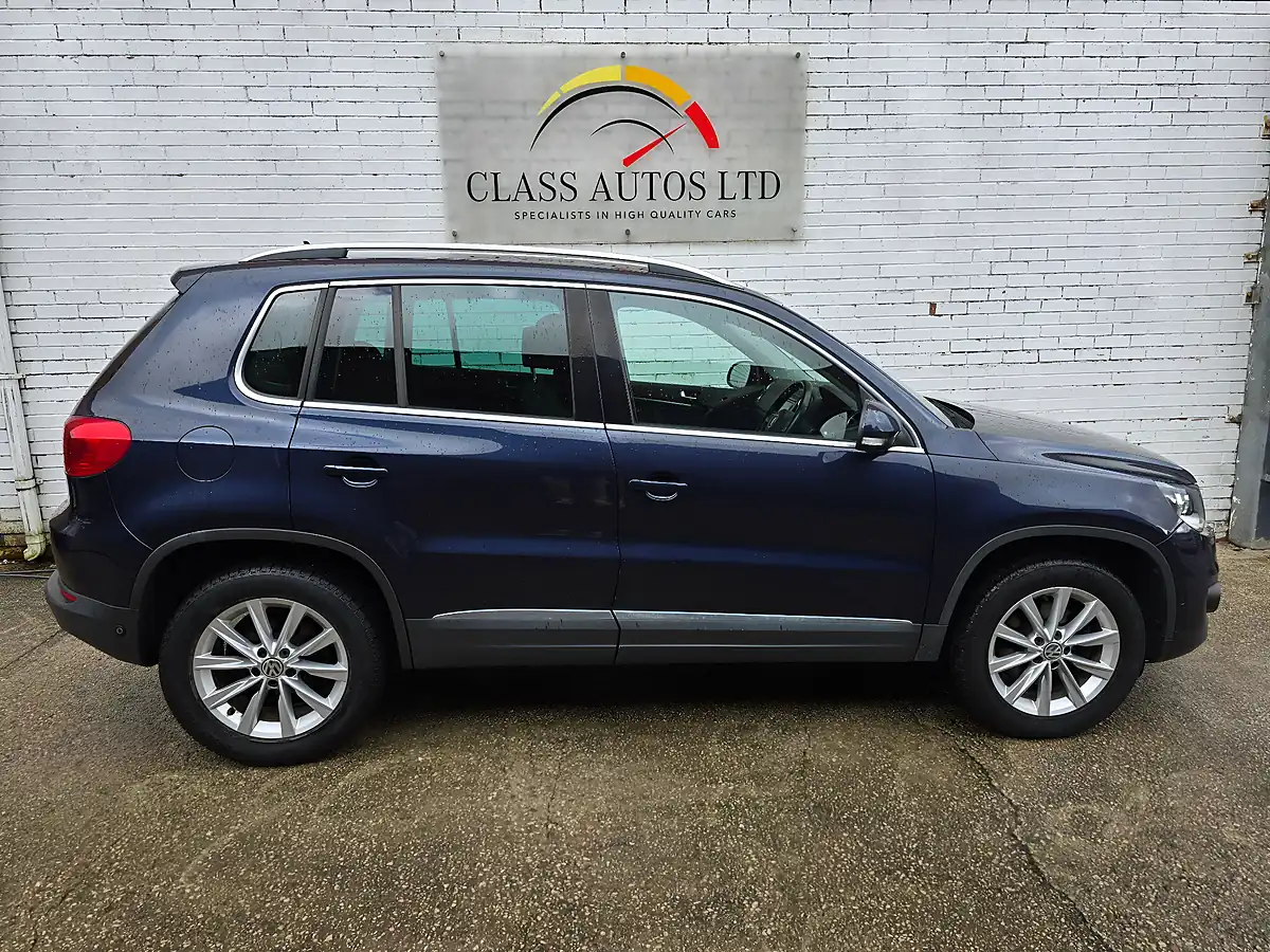 Used 2012 Volkswagen Tiguan Bluemotion Tech Se Blue - Interior and Exterior details 10