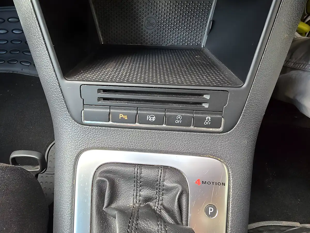 Used 2012 Volkswagen Tiguan Bluemotion Tech Se Blue - Interior and Exterior details 16