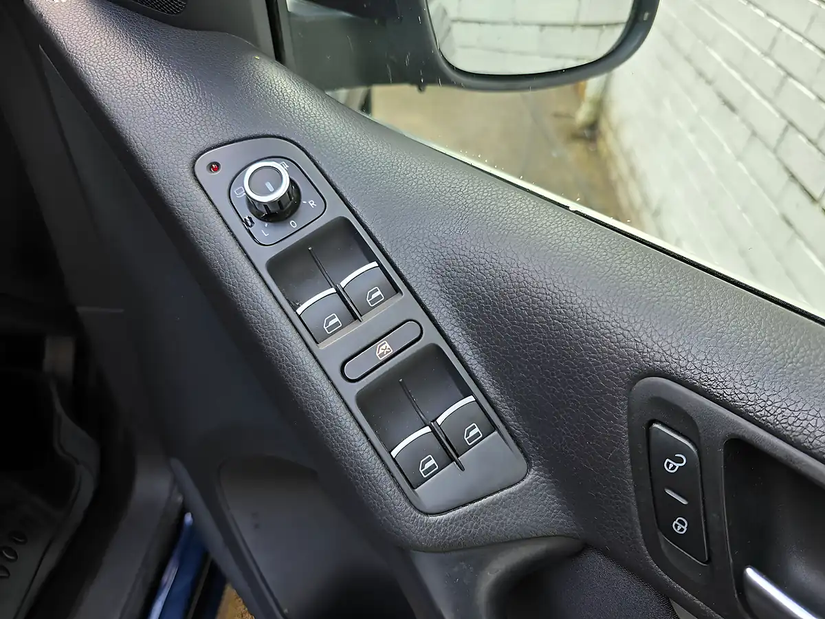 Used 2012 Volkswagen Tiguan Bluemotion Tech Se Blue - Interior and Exterior details 18
