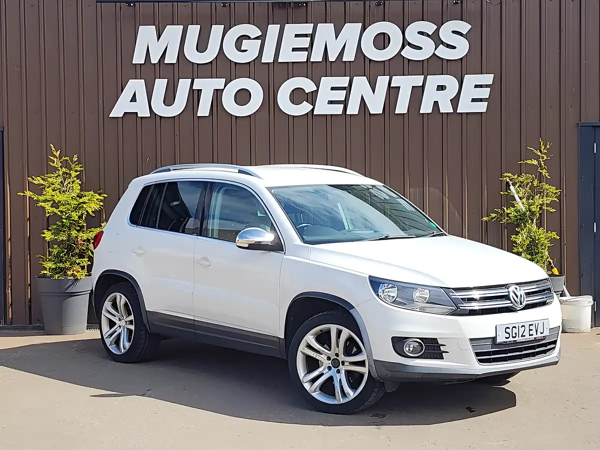 Used 2012 Volkswagen Tiguan Bluemotion Tech Sport White - Front View