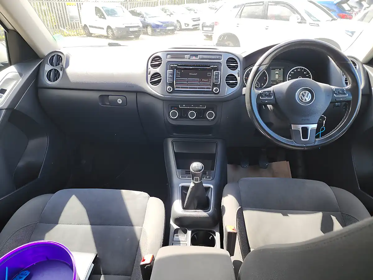 Used 2012 Volkswagen Tiguan Bluemotion Tech Sport White - Interior and Exterior details 7