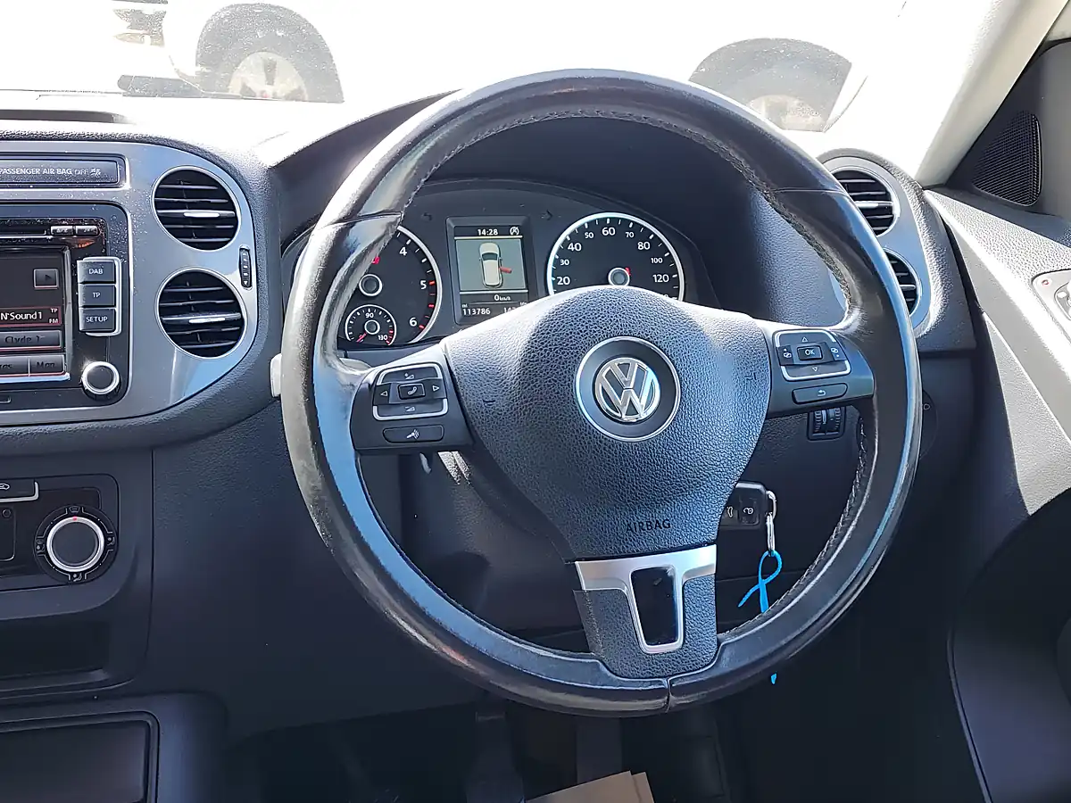 Used 2012 Volkswagen Tiguan Bluemotion Tech Sport White - Interior and Exterior details 8