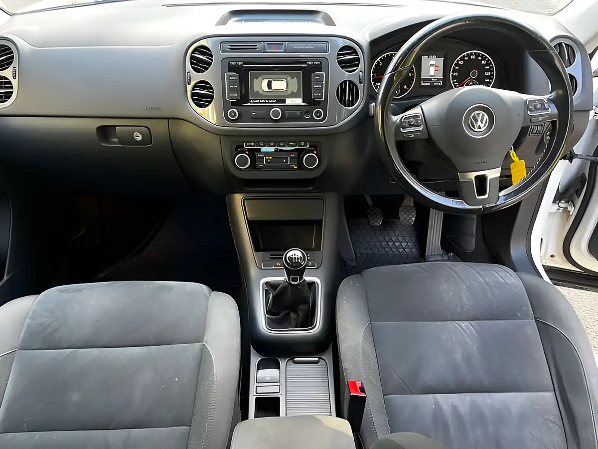 Used 2012 Volkswagen Tiguan Se Candy White - Interior and Exterior details 10