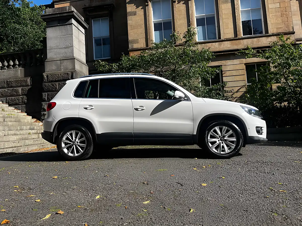 Used 2012 Volkswagen Tiguan Se Candy White - Interior and Exterior details 6