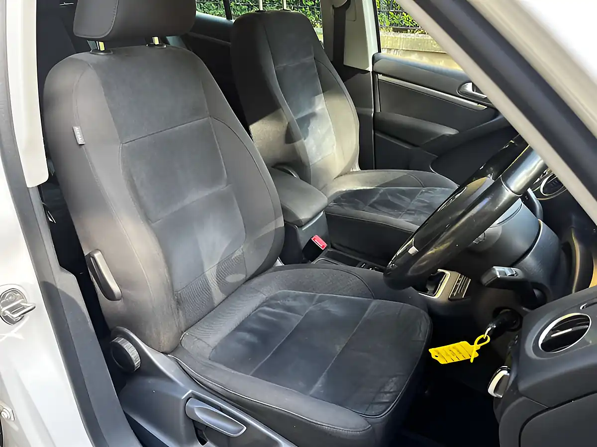 Used 2012 Volkswagen Tiguan Se Candy White - Interior and Exterior details 8