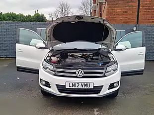 Used 2012 Volkswagen Tiguan Se White - Interior and Exterior details 10