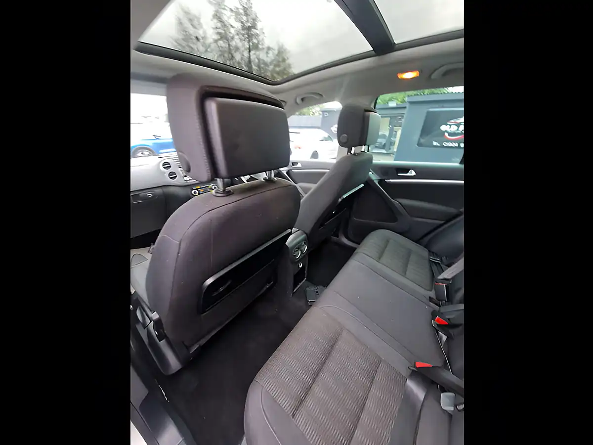 Used 2012 Volkswagen Tiguan Se White - Interior and Exterior details 17