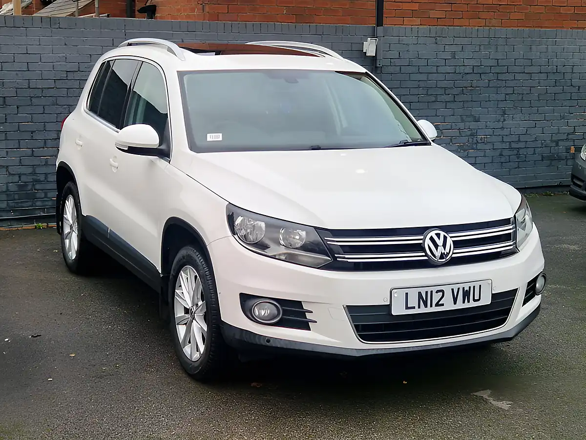 Used 2012 Volkswagen Tiguan Se White - Interior and Exterior details 3