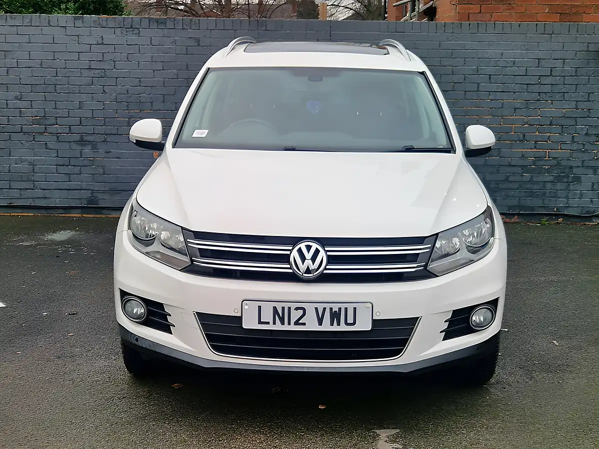 Used 2012 Volkswagen Tiguan Se White - Interior and Exterior details 4
