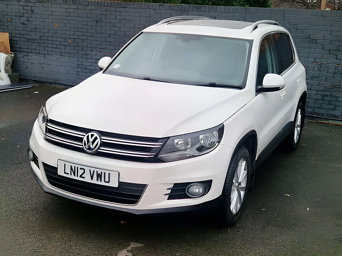 Used 2012 Volkswagen Tiguan Se White - Interior and Exterior details 5