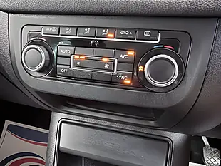 Used 2012 Volkswagen Tiguan Se White - Interior and Exterior details 10