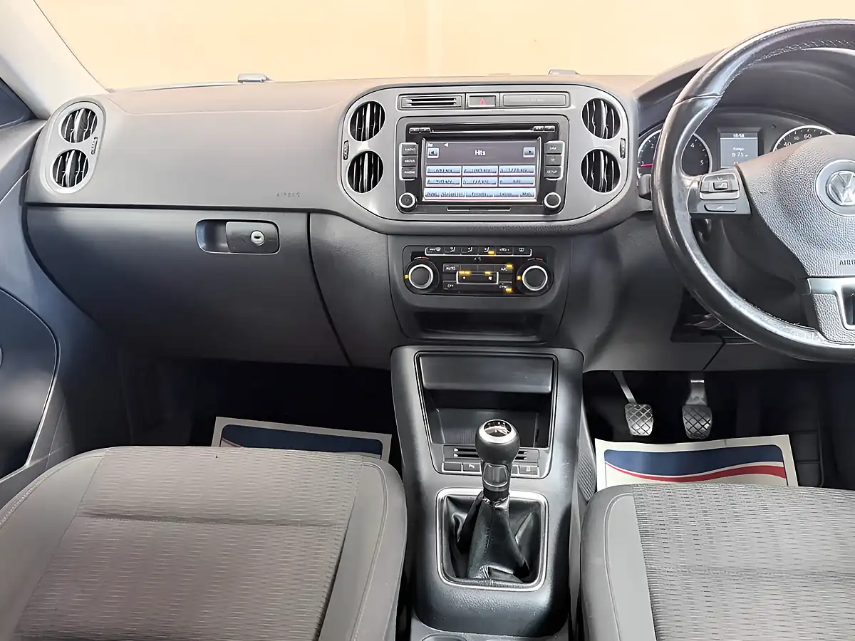 Used 2012 Volkswagen Tiguan Se White - Interior and Exterior details 14