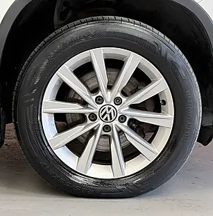 Used 2012 Volkswagen Tiguan Se White - Interior and Exterior details 19