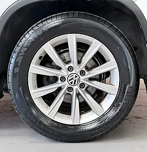 Used 2012 Volkswagen Tiguan Se White - Interior and Exterior details 20