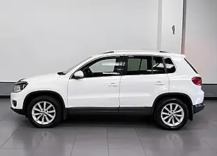 Used 2012 Volkswagen Tiguan Se White - Interior and Exterior details 4