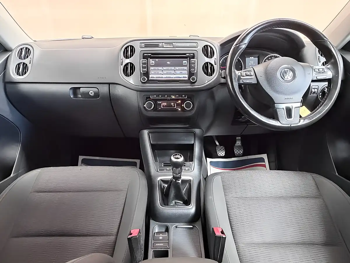 Used 2012 Volkswagen Tiguan Se White - Interior and Exterior details 7