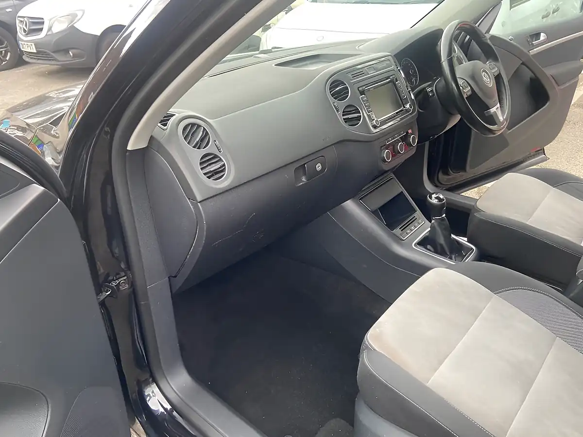 Used 2012 Volkswagen Tiguan Sport Black - Interior and Exterior details 14