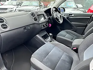Used 2012 Volkswagen Tiguan Sport Blue - Interior and Exterior details 13