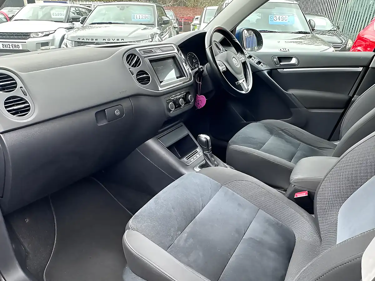 Used 2012 Volkswagen Tiguan Sport Blue - Interior and Exterior details 13
