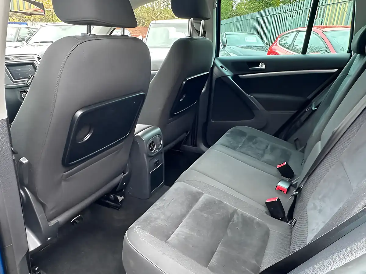 Used 2012 Volkswagen Tiguan Sport Blue - Interior and Exterior details 17
