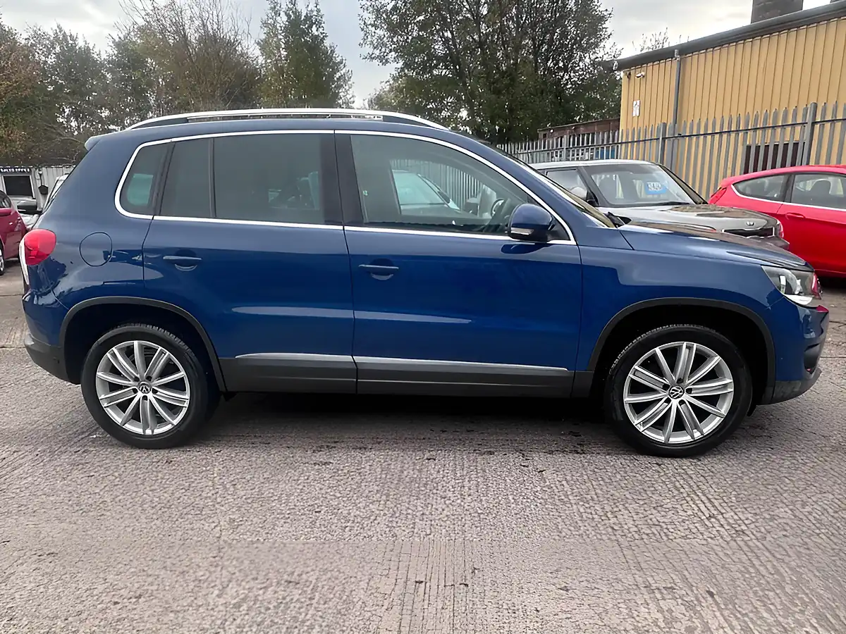 Used 2012 Volkswagen Tiguan Sport Blue - Interior and Exterior details 6