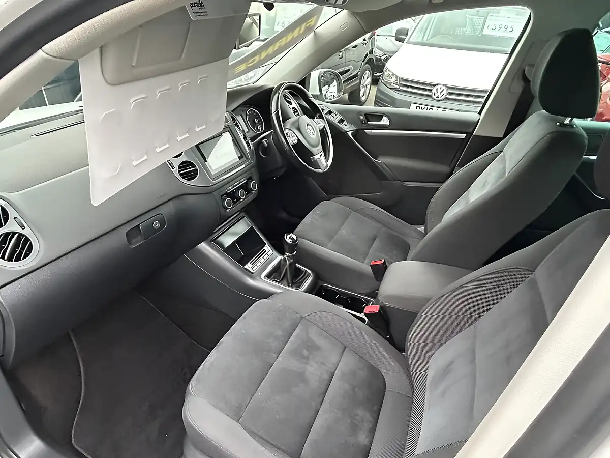 Used 2012 Volkswagen Tiguan Sport White - Interior and Exterior details 11