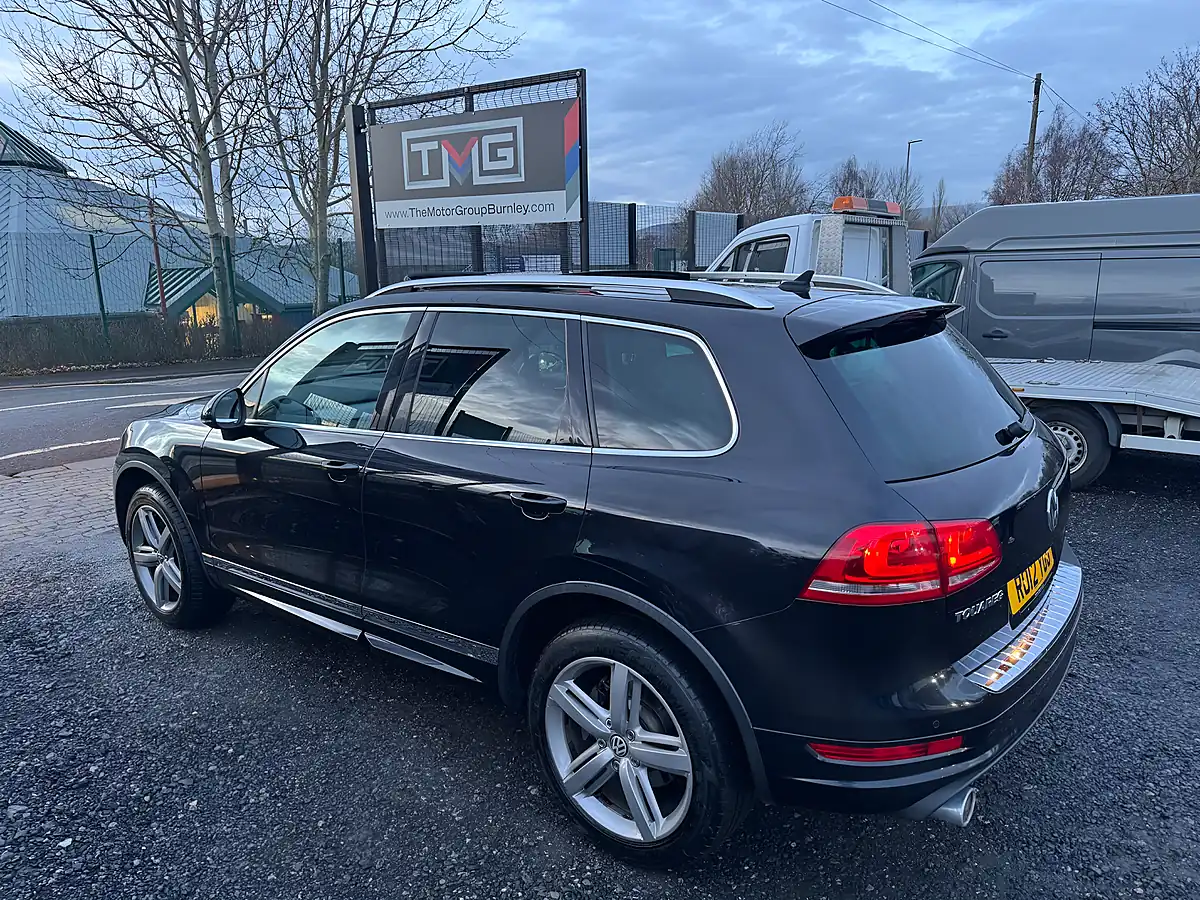 Used 2012 Volkswagen Touareg Altitude Black - Interior and Exterior details 11