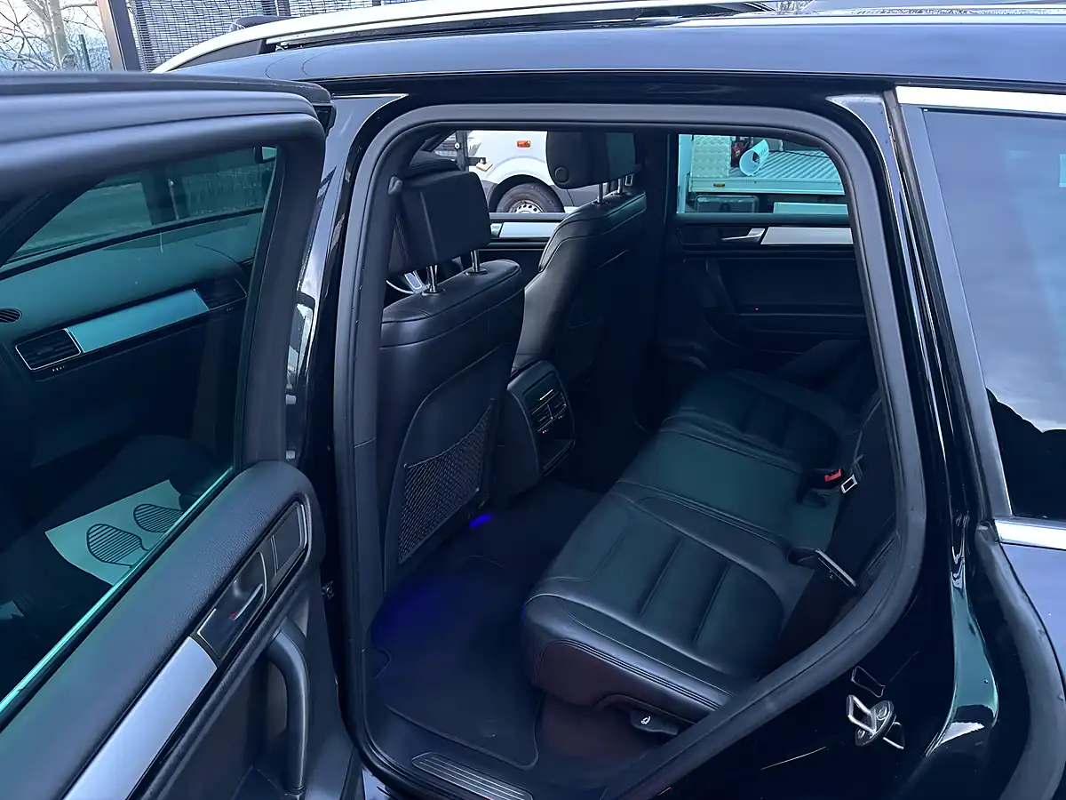 Used 2012 Volkswagen Touareg Altitude Black - Interior and Exterior details 15