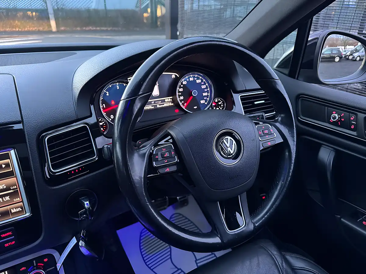 Used 2012 Volkswagen Touareg Altitude Black - Interior and Exterior details 17