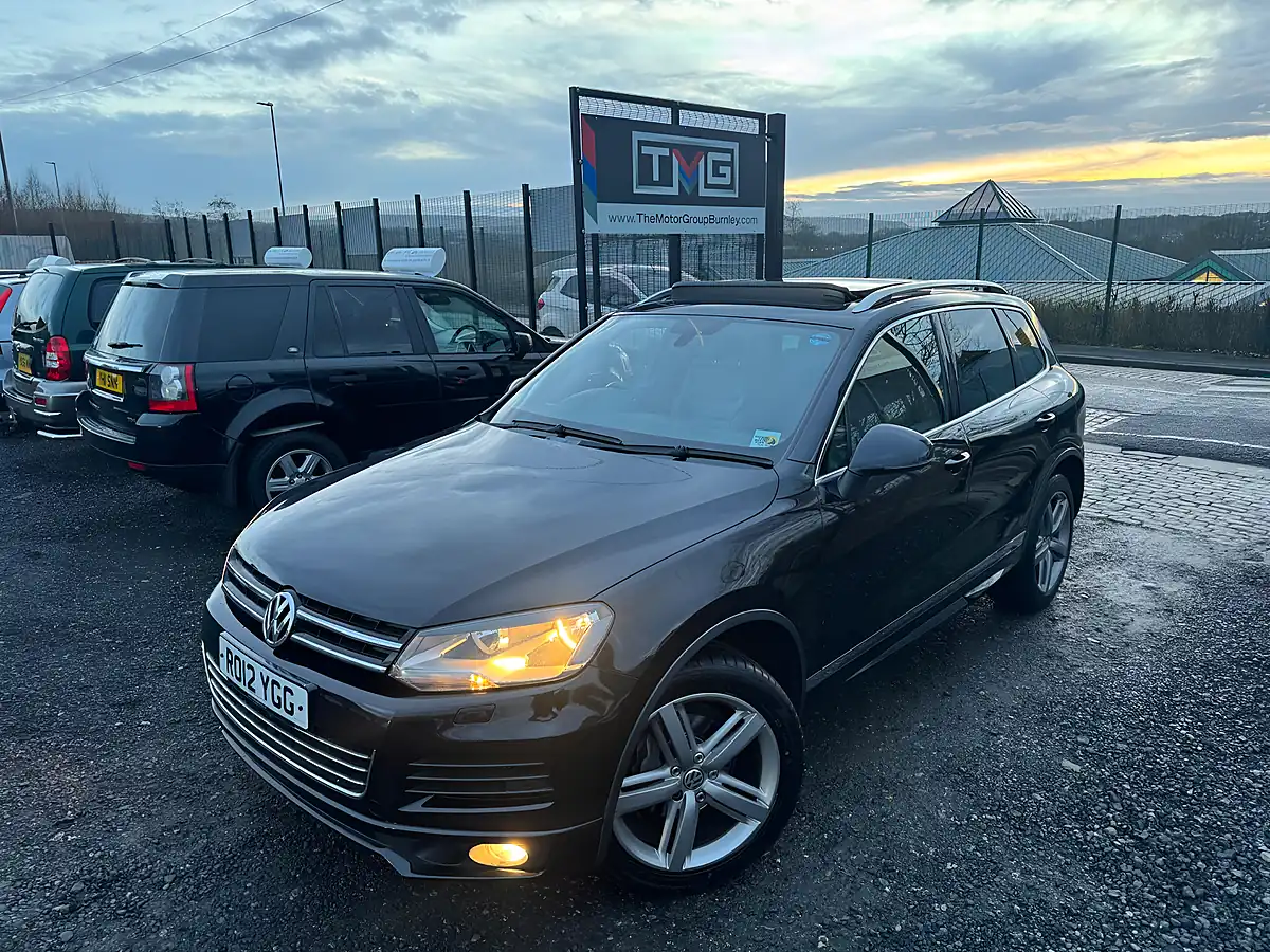 Used 2012 Volkswagen Touareg Altitude Black - Interior and Exterior details 4