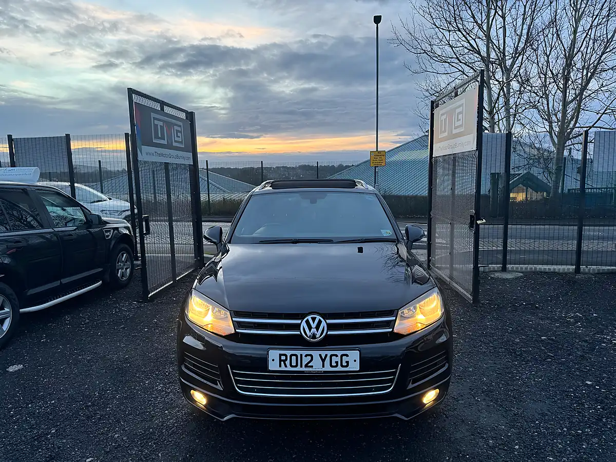 Used 2012 Volkswagen Touareg Altitude Black - Interior and Exterior details 5