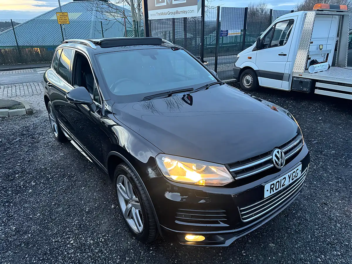Used 2012 Volkswagen Touareg Altitude Black - Interior and Exterior details 6