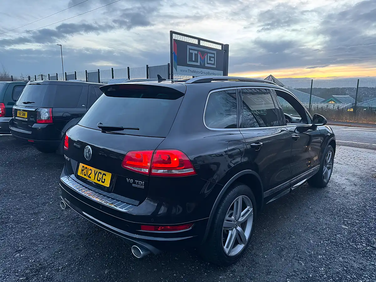 Used 2012 Volkswagen Touareg Altitude Black - Interior and Exterior details 9