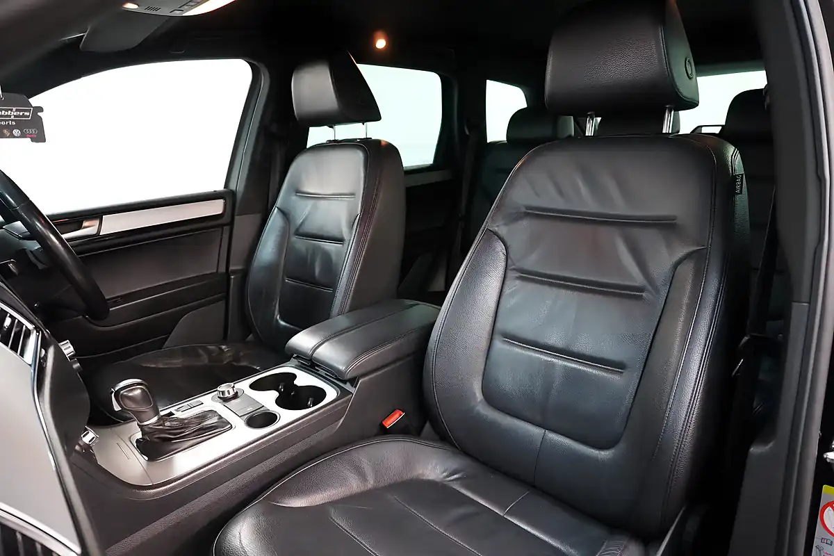 Used 2012 Volkswagen Touareg Altitude Black - Interior and Exterior details 16