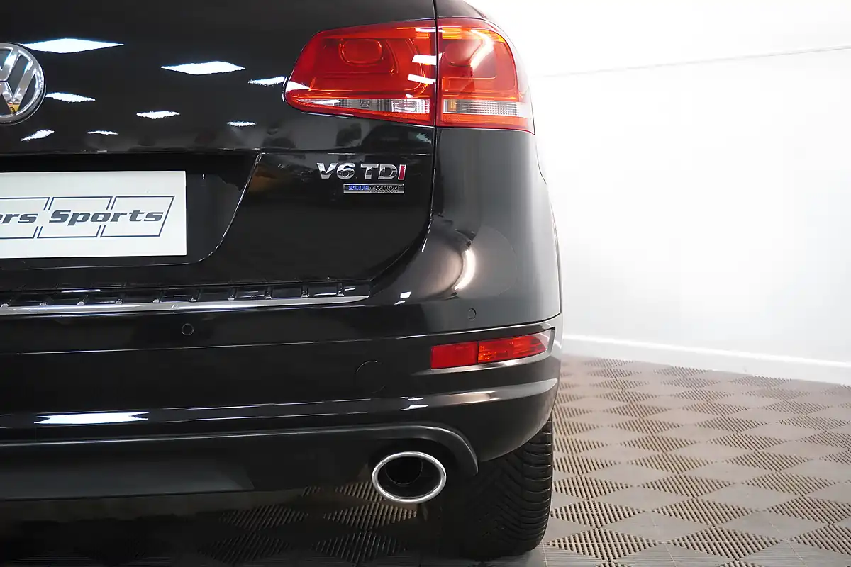 Used 2012 Volkswagen Touareg Altitude Black - Interior and Exterior details 18
