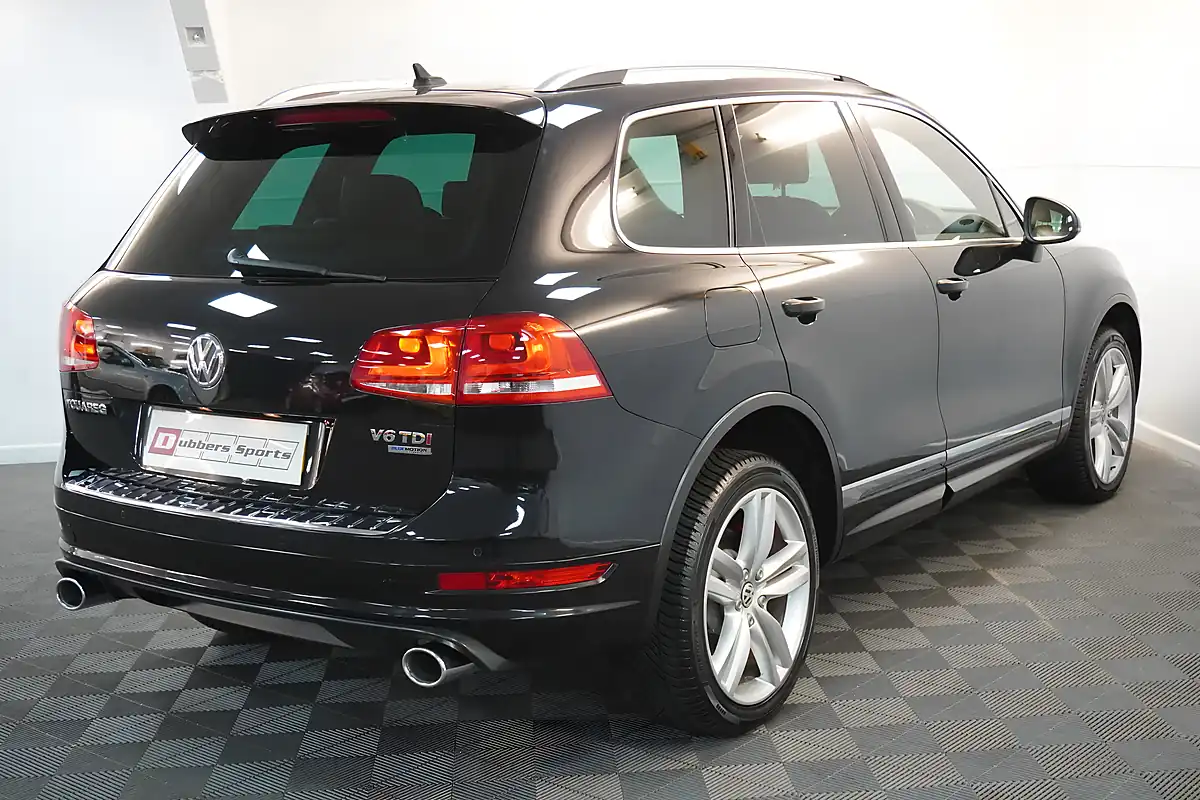 Used 2012 Volkswagen Touareg Altitude Black - Interior and Exterior details 4