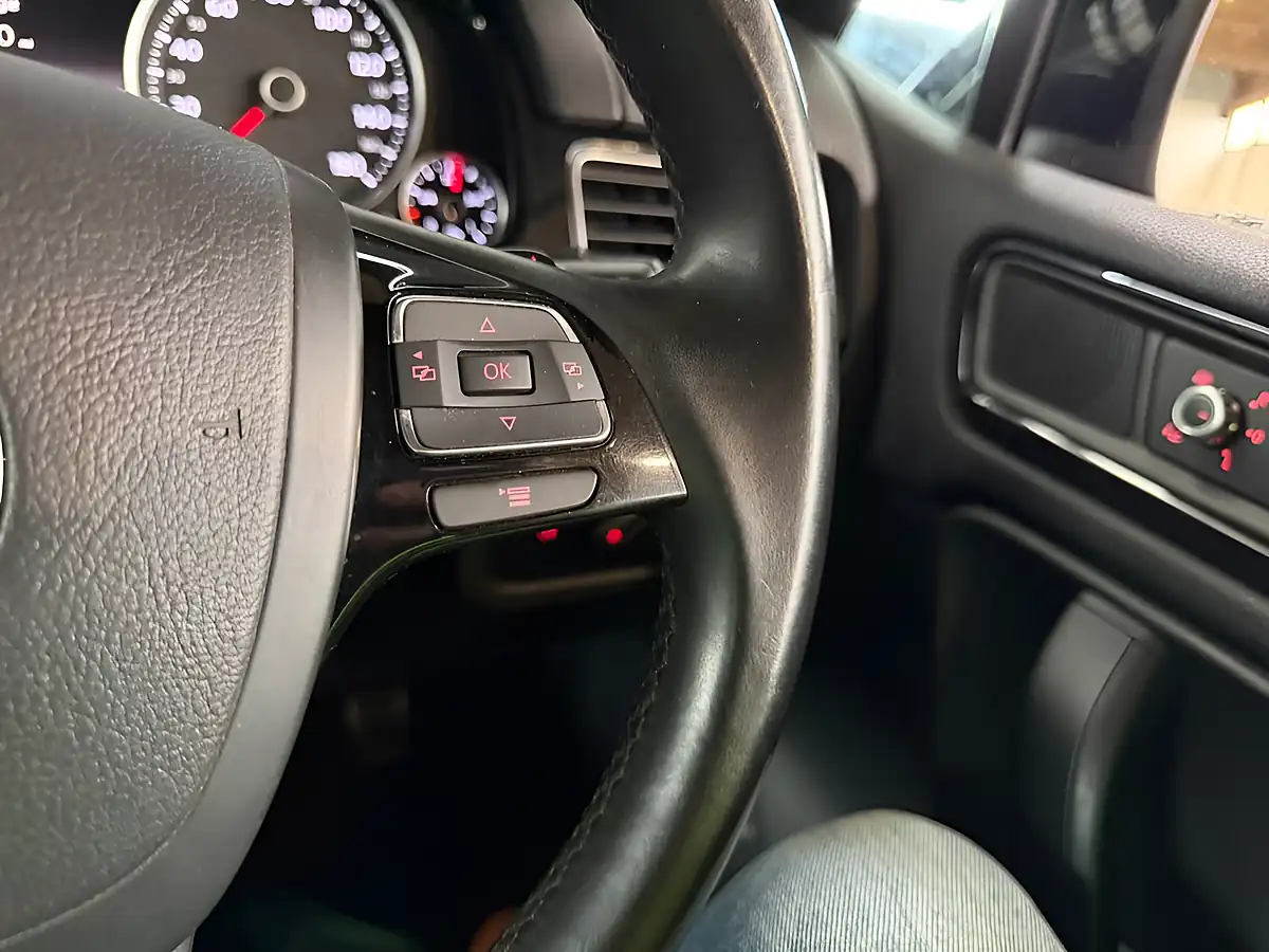 Used 2012 Volkswagen Touareg Altitude Metallic Black - Interior and Exterior details 12
