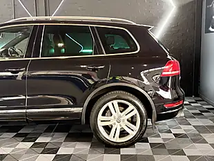 Used 2012 Volkswagen Touareg Altitude Metallic Black - Interior and Exterior details 16
