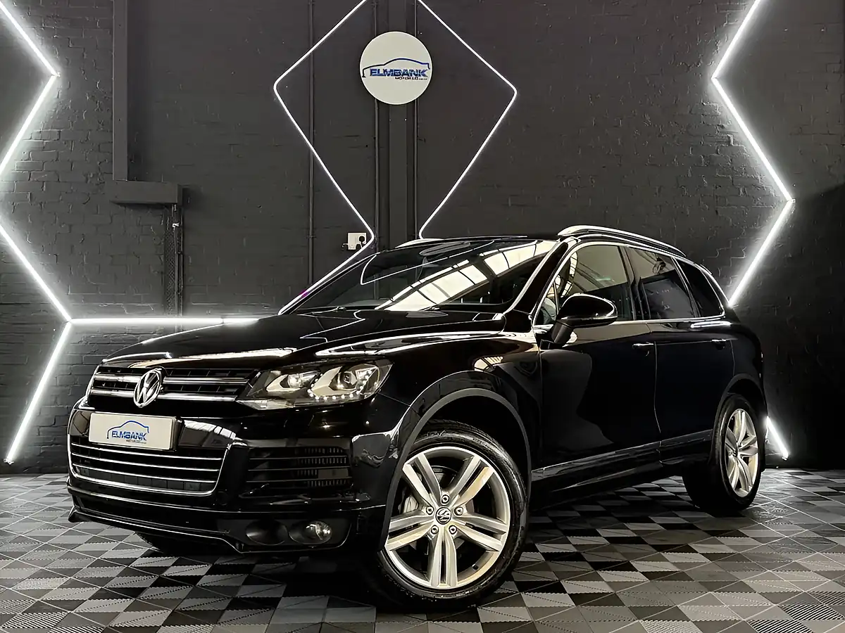 Used 2012 Volkswagen Touareg Altitude Metallic Black - Interior and Exterior details 18