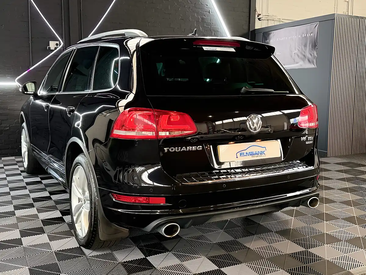 Used 2012 Volkswagen Touareg Altitude Metallic Black - Interior and Exterior details 19