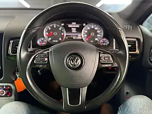 Used 2012 Volkswagen Touareg Altitude Metallic Black - Interior and Exterior details 9