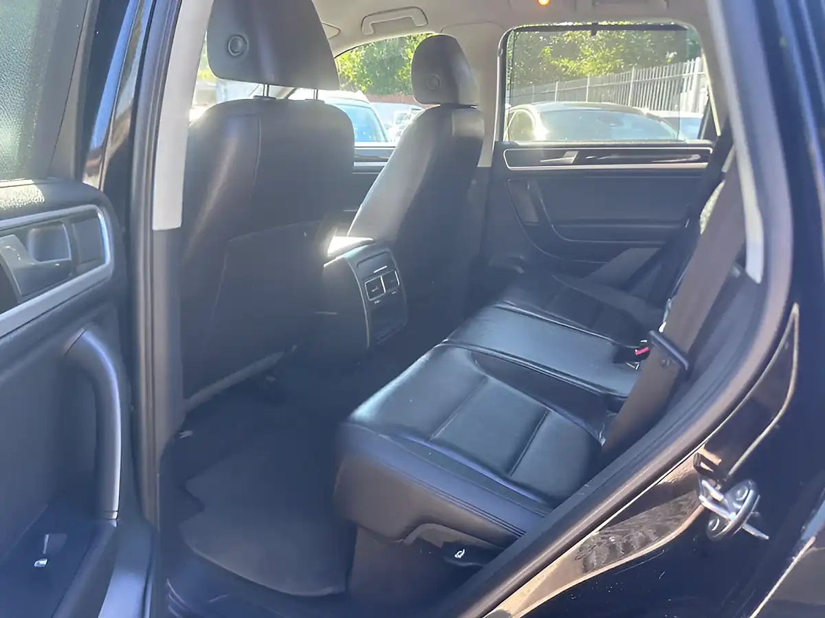 Used 2012 Volkswagen Touareg Se Black - Interior and Exterior details 11