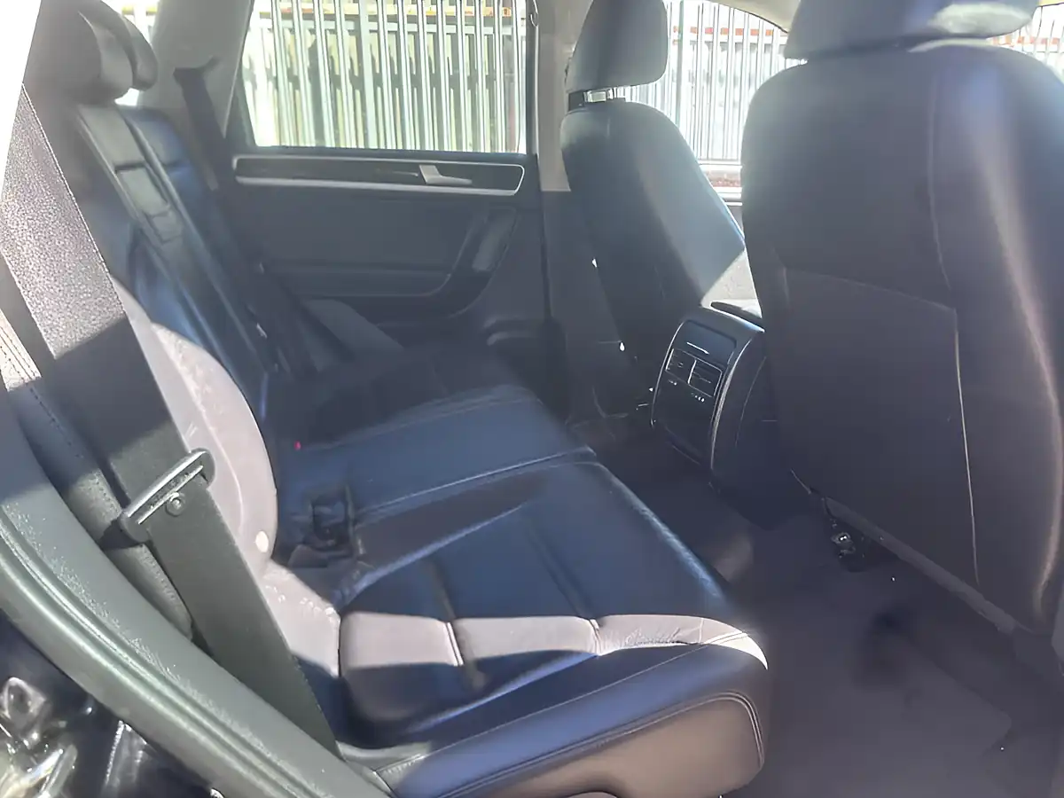 Used 2012 Volkswagen Touareg Se Black - Interior and Exterior details 13