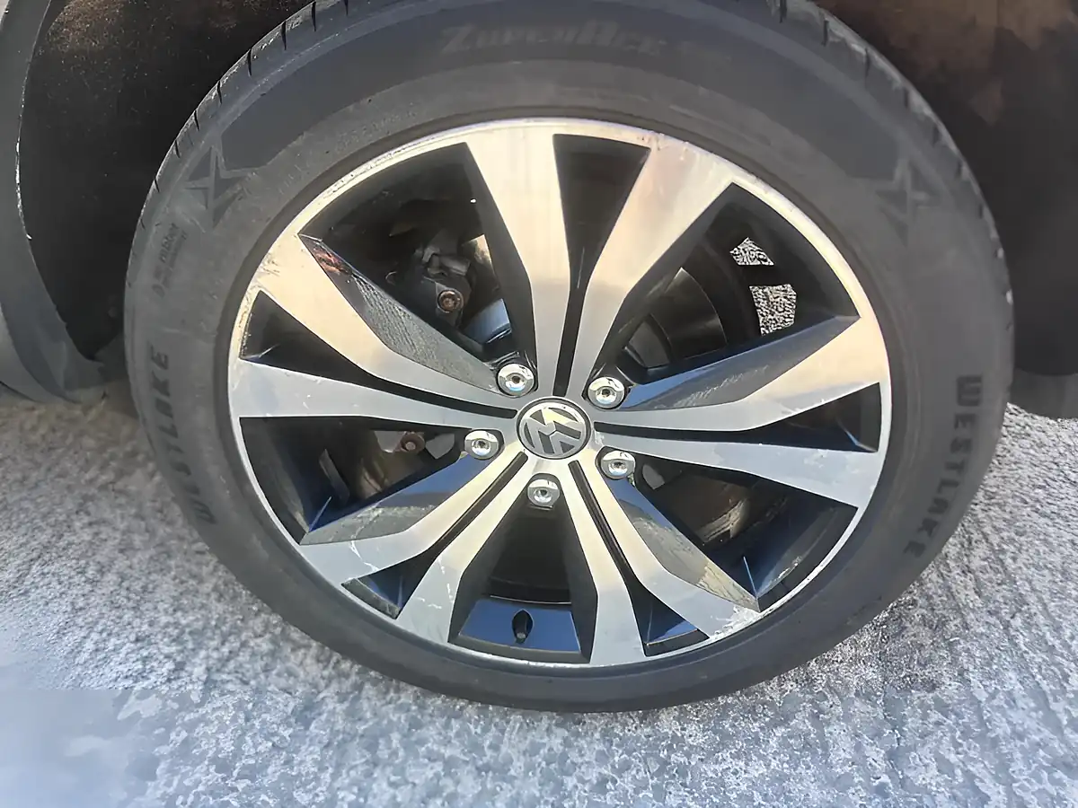 Used 2012 Volkswagen Touareg Se Black - Interior and Exterior details 14