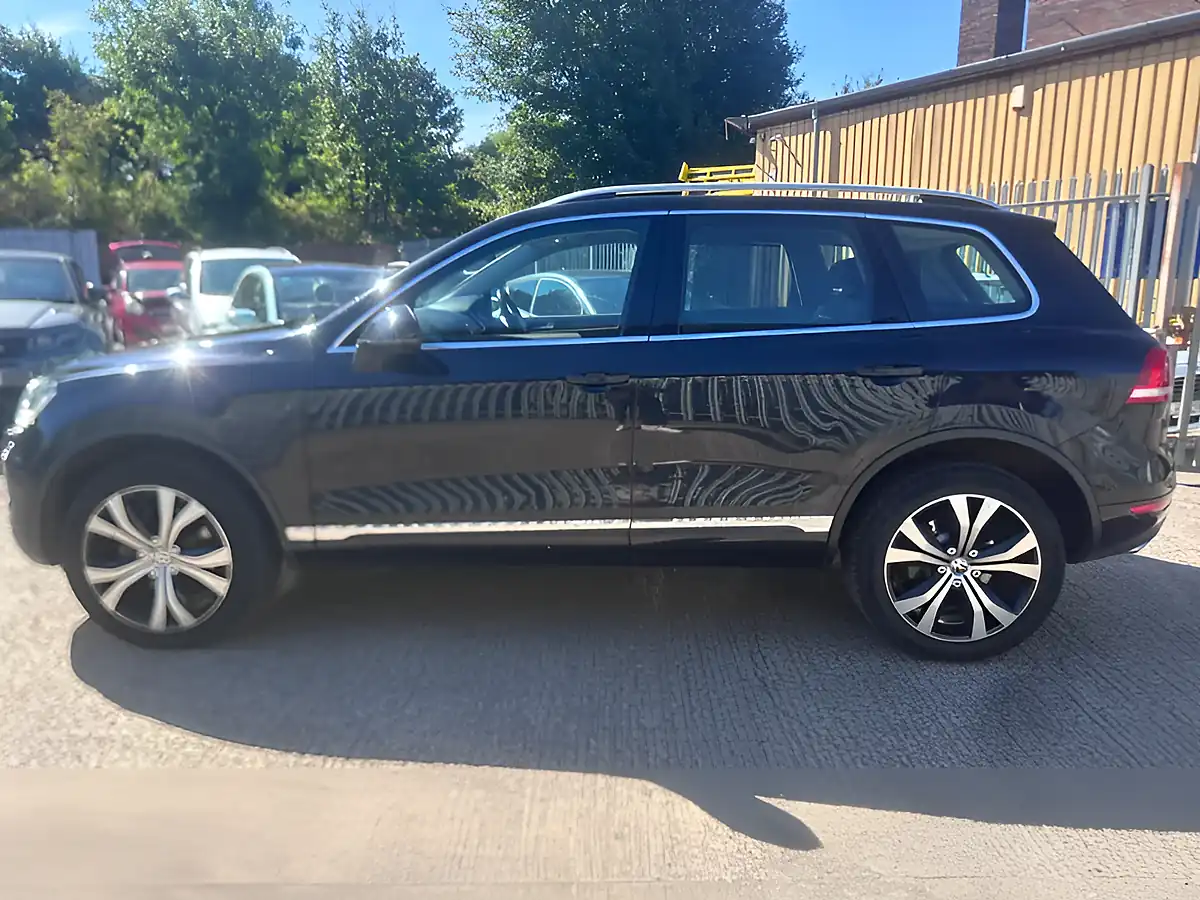 Used 2012 Volkswagen Touareg Se Black - Interior and Exterior details 8