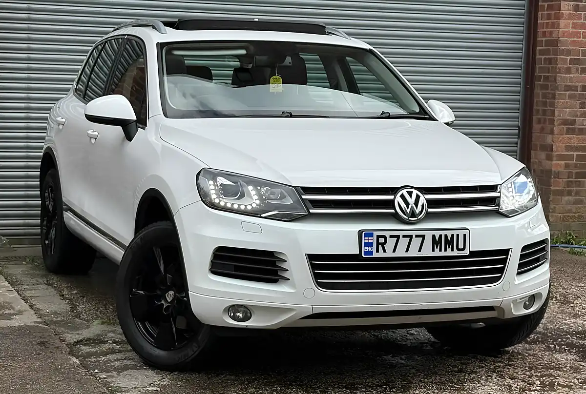 Used 2012 Volkswagen Touareg Se White - Interior and Exterior details 11