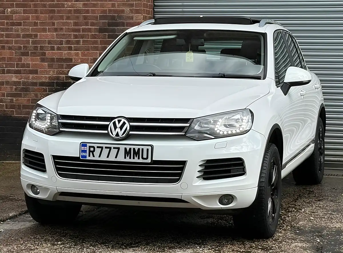 Used 2012 Volkswagen Touareg Se White - Interior and Exterior details 12